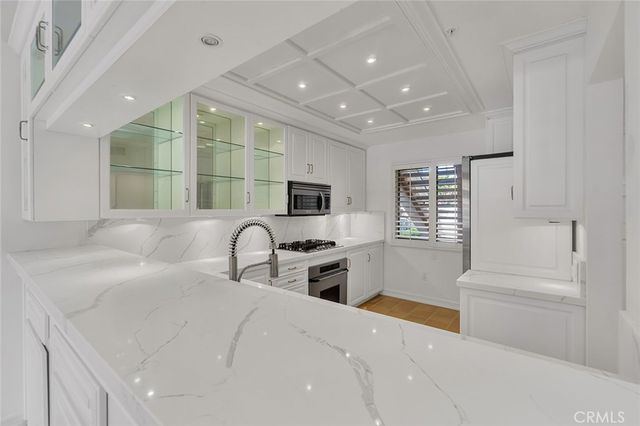 172 Villa Point Drive, Newport Beach, CA 92660
