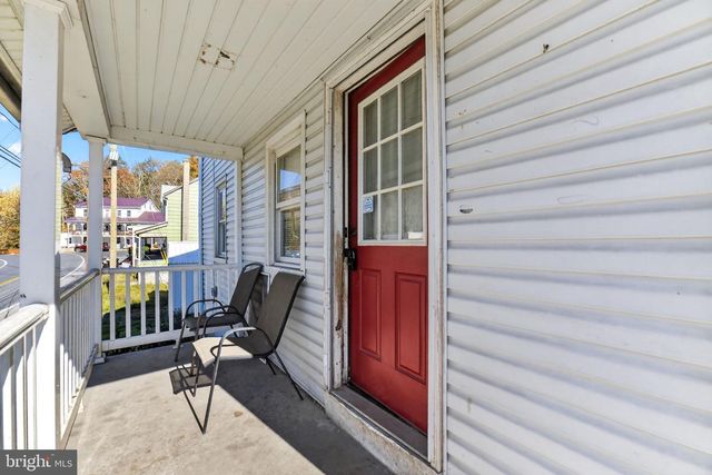 1238 ERDMAN RD, Lykens, PA 17048