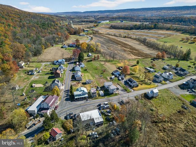 1238 ERDMAN RD, Lykens, PA 17048