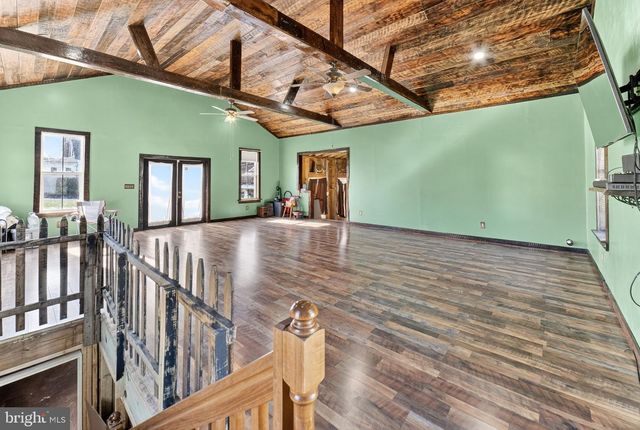 1238 ERDMAN RD, Lykens, PA 17048