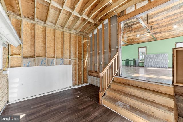 1238 ERDMAN RD, Lykens, PA 17048