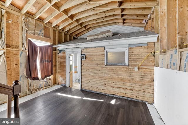 1238 ERDMAN RD, Lykens, PA 17048