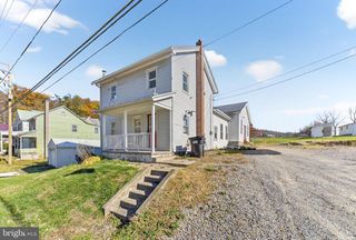 1238 ERDMAN RD, Lykens, PA 17048