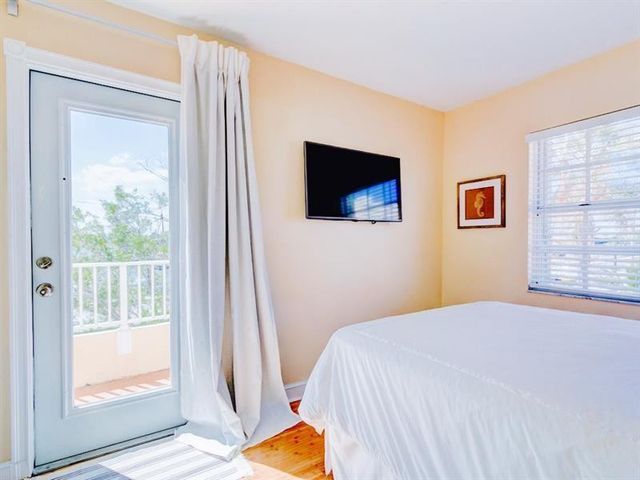 355 Virginia Street, Hollywood, FL 33019