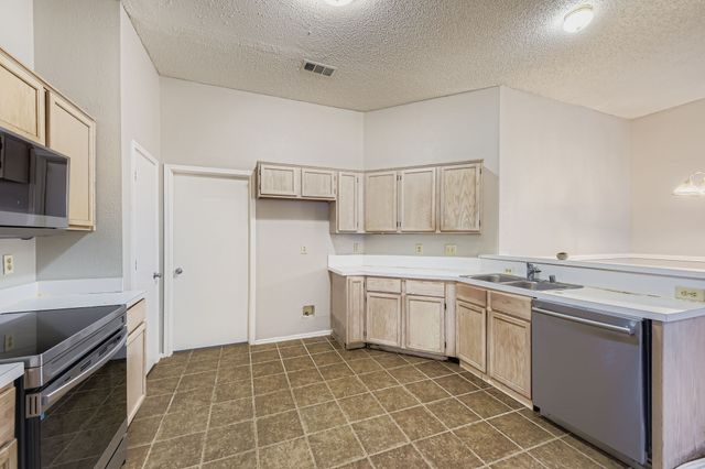 1118 Colbert Lane, Duncanville, TX 75137