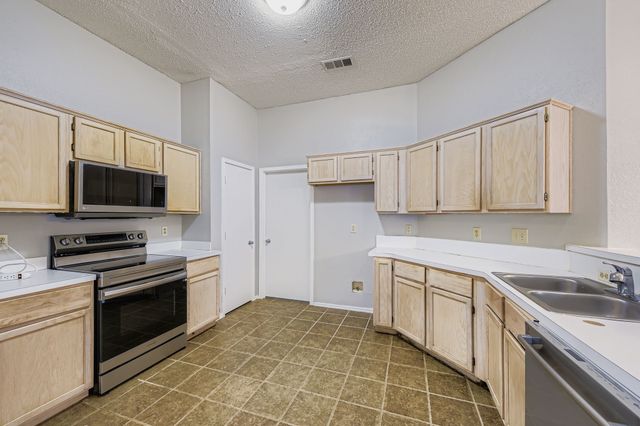 1118 Colbert Lane, Duncanville, TX 75137