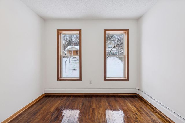 255 Curtice Street E, Saint Paul, MN 55107