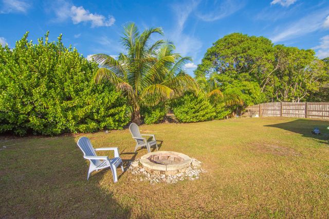 2671 SE Caladium Avenue, Port St Lucie, FL 34952