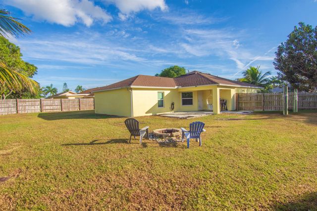 2671 SE Caladium Avenue, Port St Lucie, FL 34952