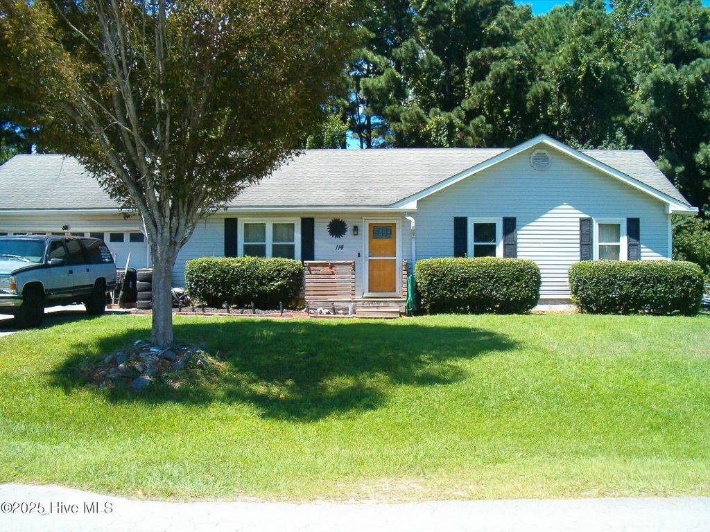 114 S Stone Drive, Sneads Ferry, NC 28460