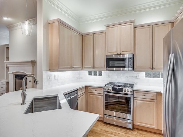 4330 Cole Avenue H, Dallas, TX 75205