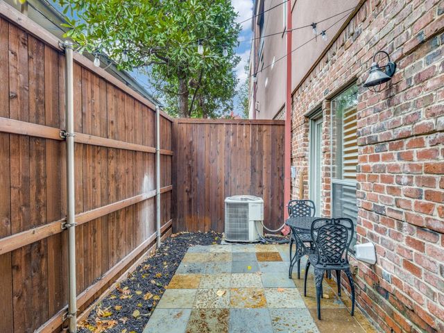 4330 Cole Avenue H, Dallas, TX 75205