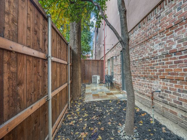 4330 Cole Avenue H, Dallas, TX 75205