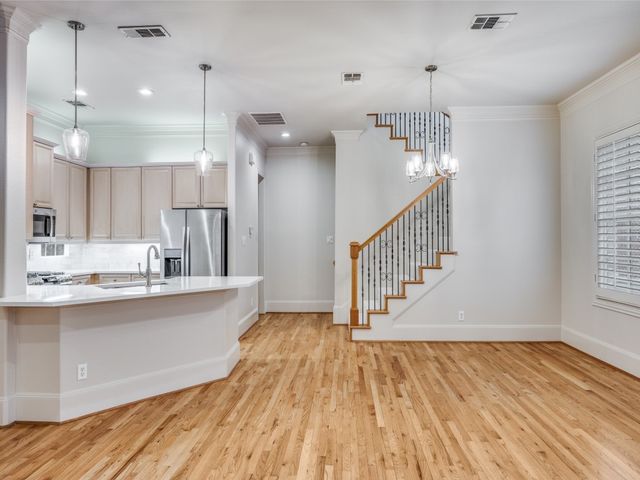 4330 Cole Avenue H, Dallas, TX 75205