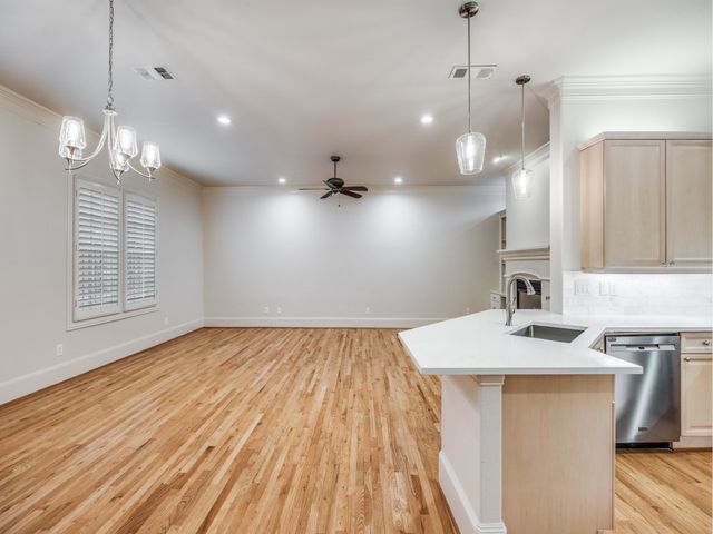 4330 Cole Avenue H, Dallas, TX 75205