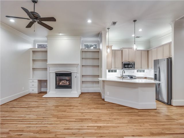 4330 Cole Avenue H, Dallas, TX 75205