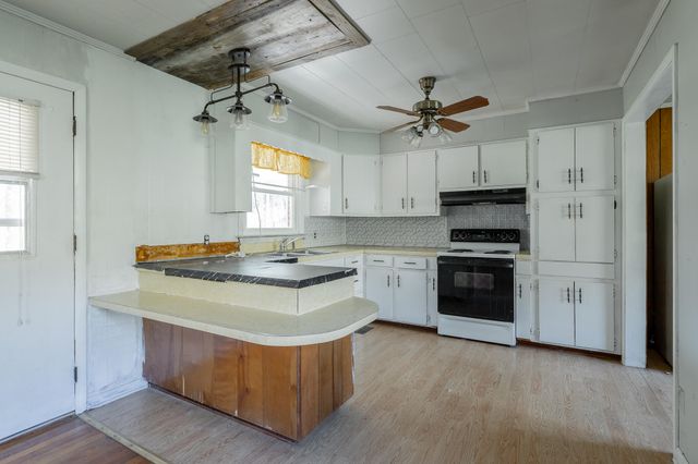 756 Blythe Ferry Road, Dayton, TN 37321