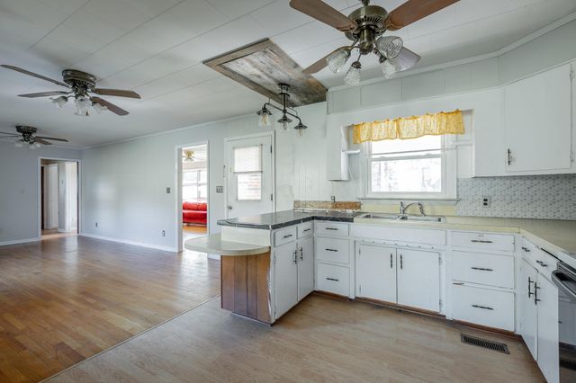 756 Blythe Ferry Road, Dayton, TN 37321