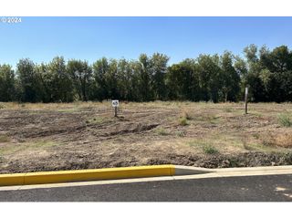 3173 Nw Shadden Dr 65, Mc Minnville, OR 97128