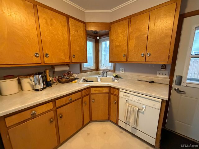 217 Mesnard Street, Marquette, MI 49855