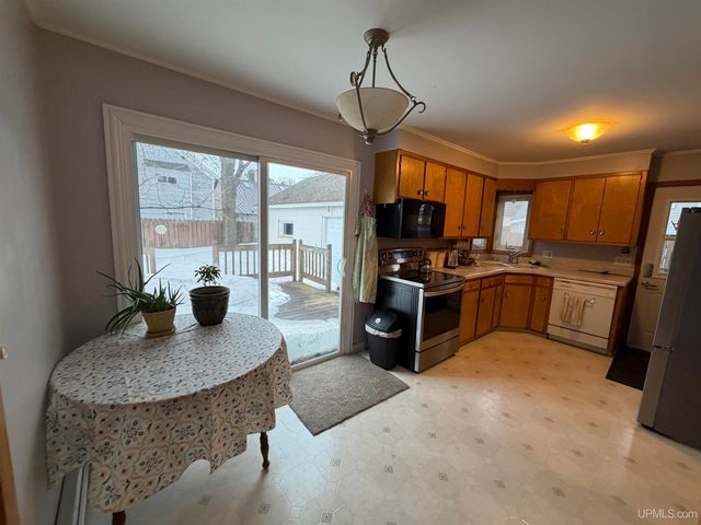 217 Mesnard Street, Marquette, MI 49855