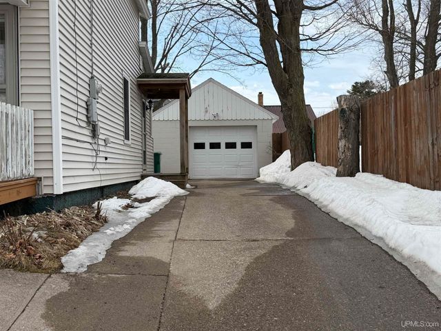 217 Mesnard Street, Marquette, MI 49855