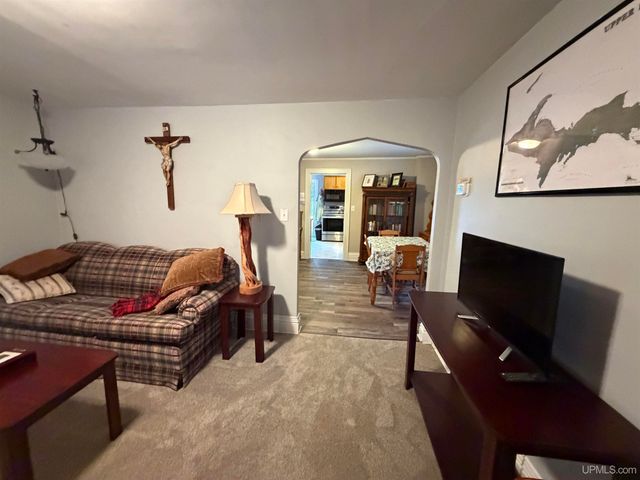 217 Mesnard Street, Marquette, MI 49855