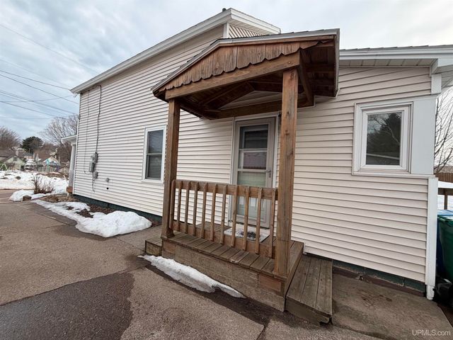 217 Mesnard Street, Marquette, MI 49855