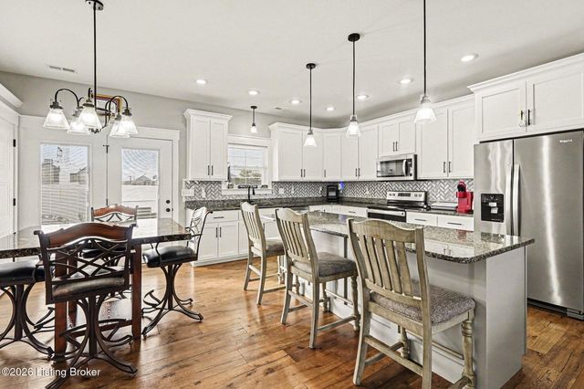 240 Brennan Ct, Shepherdsville, KY 40165