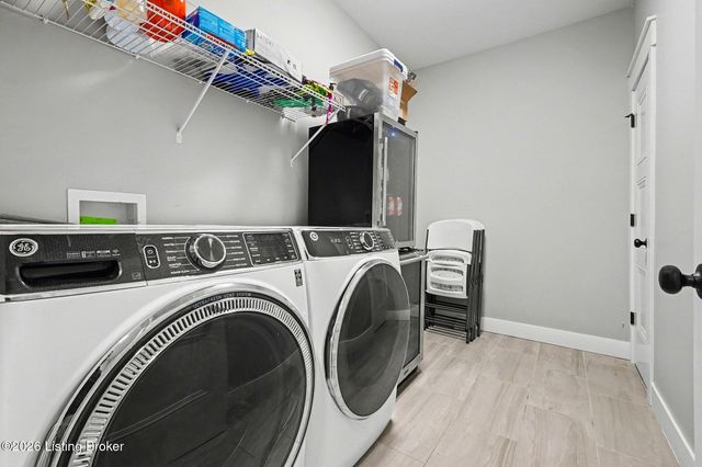 240 Brennan Ct, Shepherdsville, KY 40165