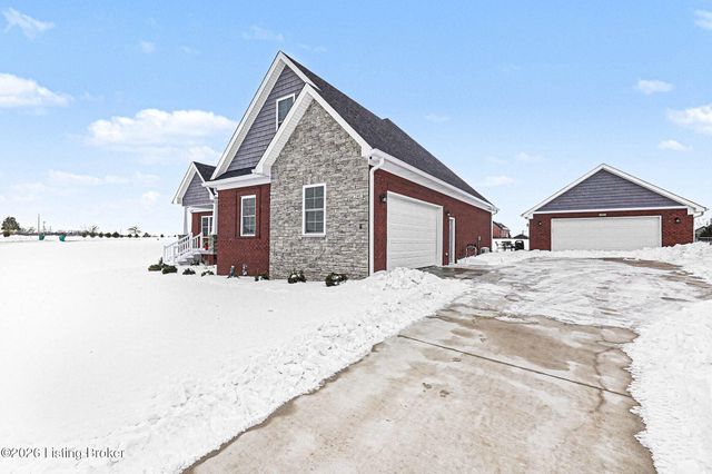 240 Brennan Ct, Shepherdsville, KY 40165