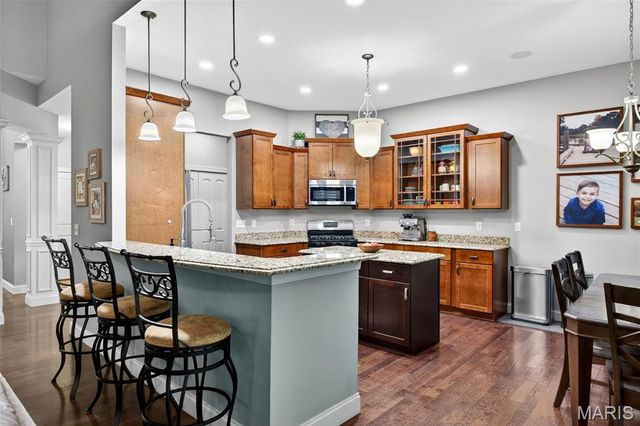704 Wyndgate Estates Drive, Des Peres, MO 63131
