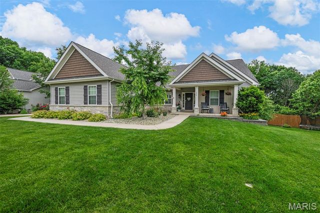 704 Wyndgate Estates Drive, Des Peres, MO 63131