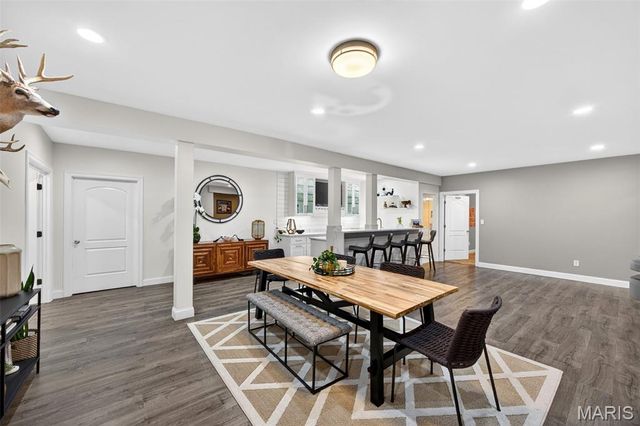 704 Wyndgate Estates Drive, Des Peres, MO 63131