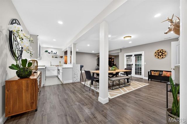 704 Wyndgate Estates Drive, Des Peres, MO 63131