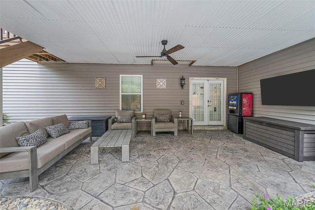 704 Wyndgate Estates Drive, Des Peres, MO 63131