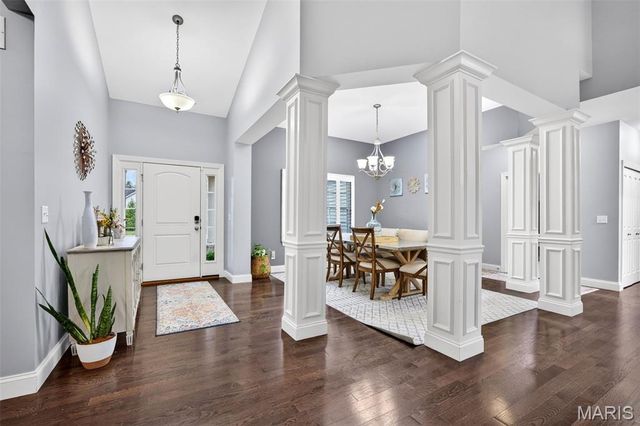 704 Wyndgate Estates Drive, Des Peres, MO 63131