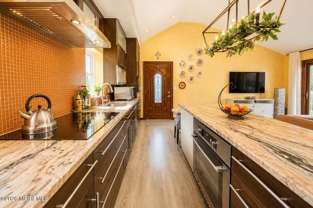 35 Miller Avenue, Holmdel, NJ 07733