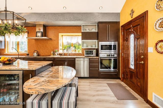 35 Miller Avenue, Holmdel, NJ 07733