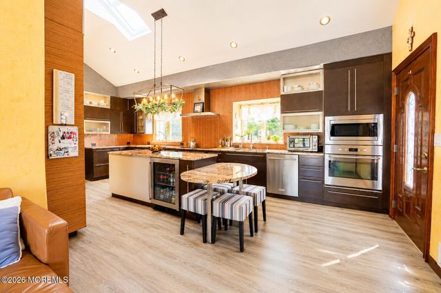 35 Miller Avenue, Holmdel, NJ 07733