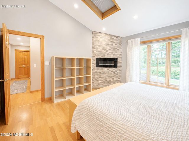 35 Miller Avenue, Holmdel, NJ 07733