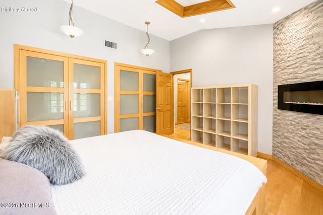 35 Miller Avenue, Holmdel, NJ 07733