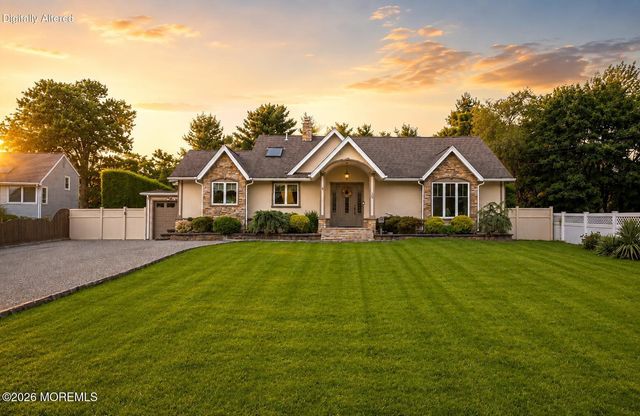 35 Miller Avenue, Holmdel, NJ 07733