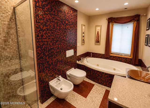 35 Miller Avenue, Holmdel, NJ 07733