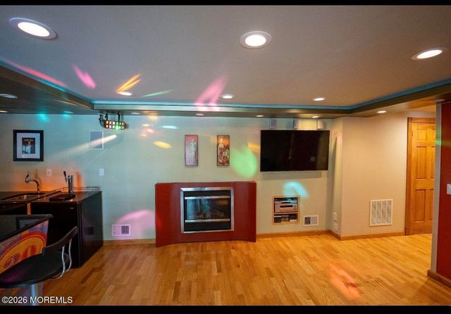 35 Miller Avenue, Holmdel, NJ 07733