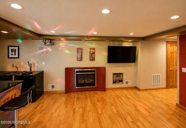 35 Miller Avenue, Holmdel, NJ 07733