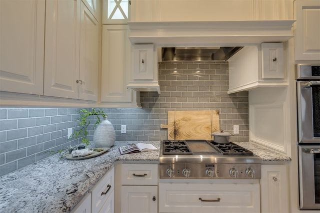 15305 Salem Creek Place, Edmond, OK 73013