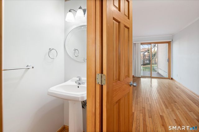 135 Courtland Avenue APT 13, Stamford, CT 06902