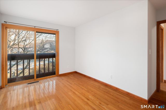 135 Courtland Avenue APT 13, Stamford, CT 06902