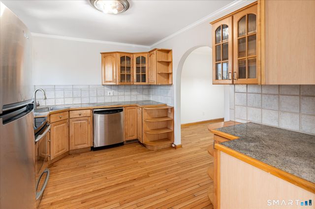 135 Courtland Avenue APT 13, Stamford, CT 06902